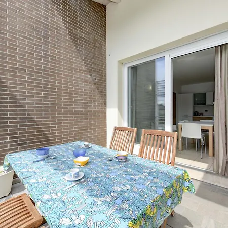 Near Con Piscina * Desenzano del Garda